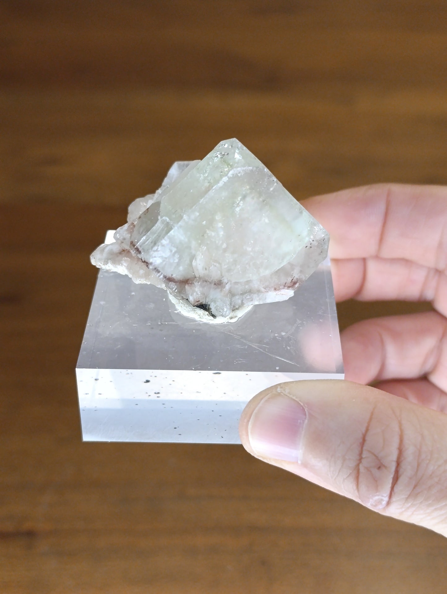 Glassy Apophyllit mit peachy Stibilit