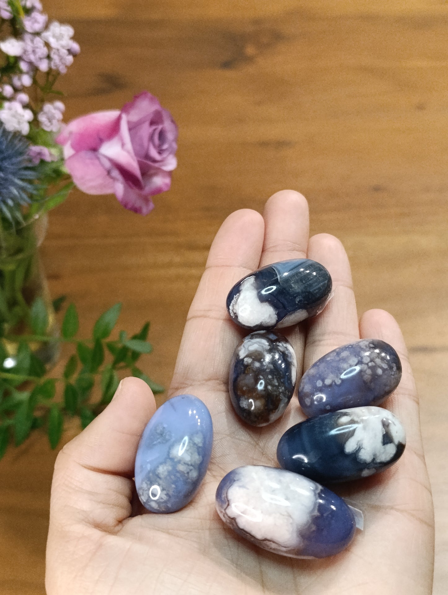 Blauer Kirschblüten Achat Trommler