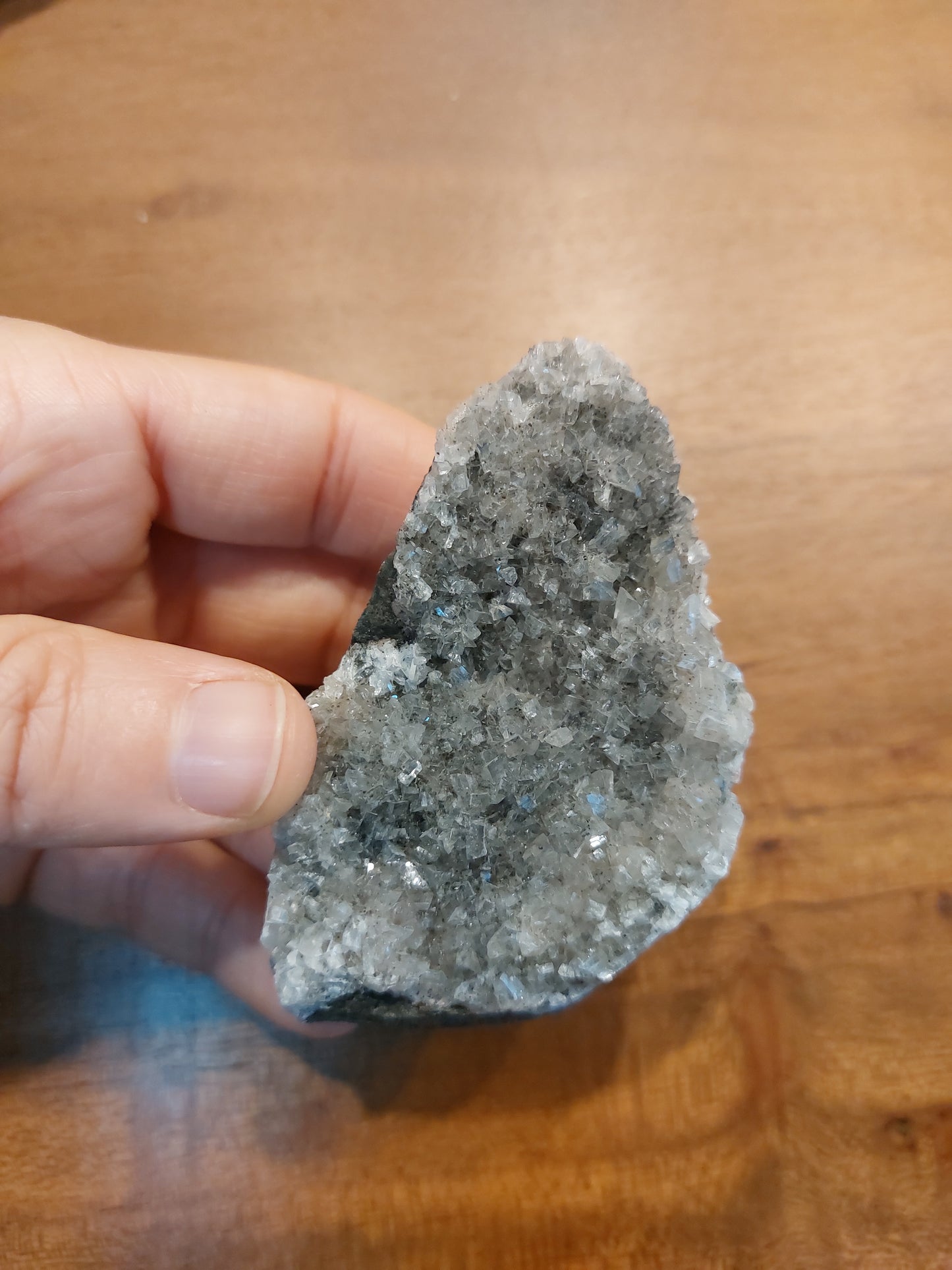 Apophyllit auf Black Calcedon