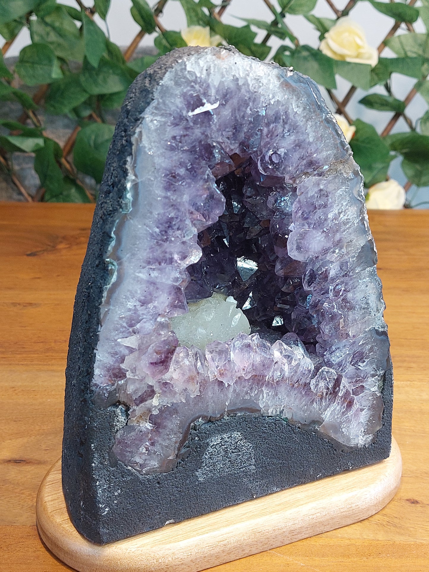 Amethyst Druse mit sugar Calcit