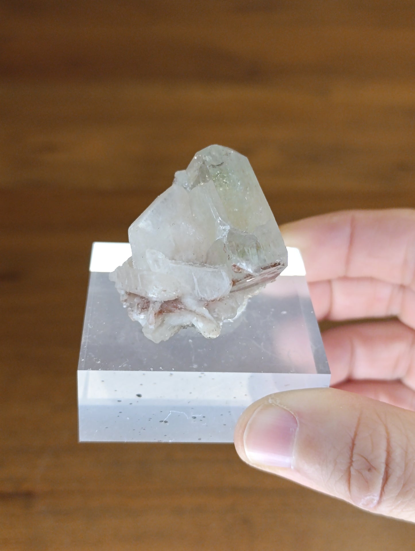 Glassy Apophyllit mit peachy Stibilit