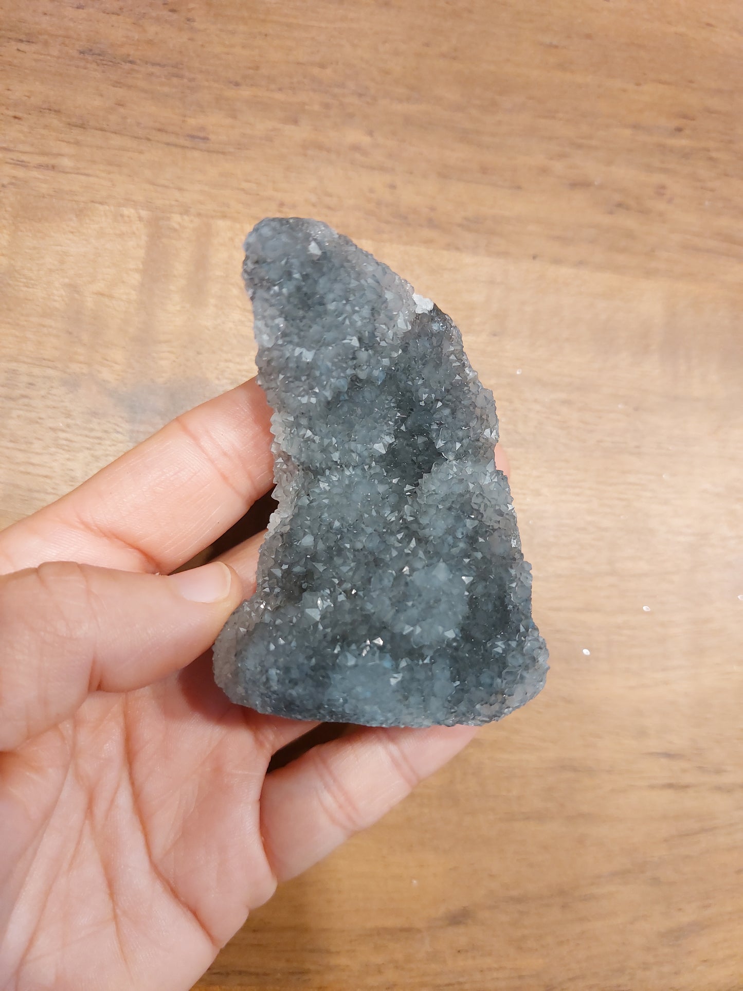 Apophyllit auf Black Calcedon