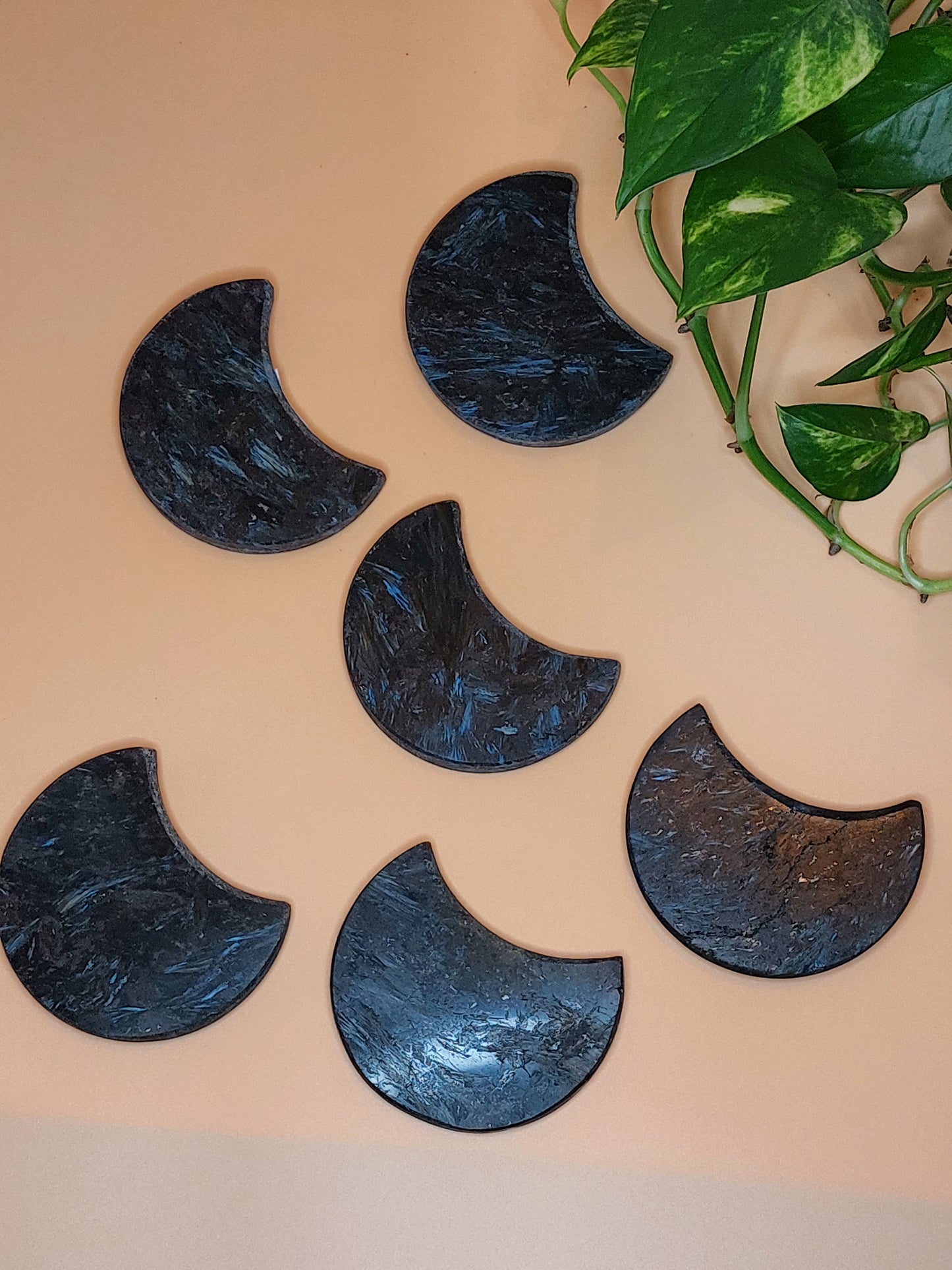 Astrophylit Mond