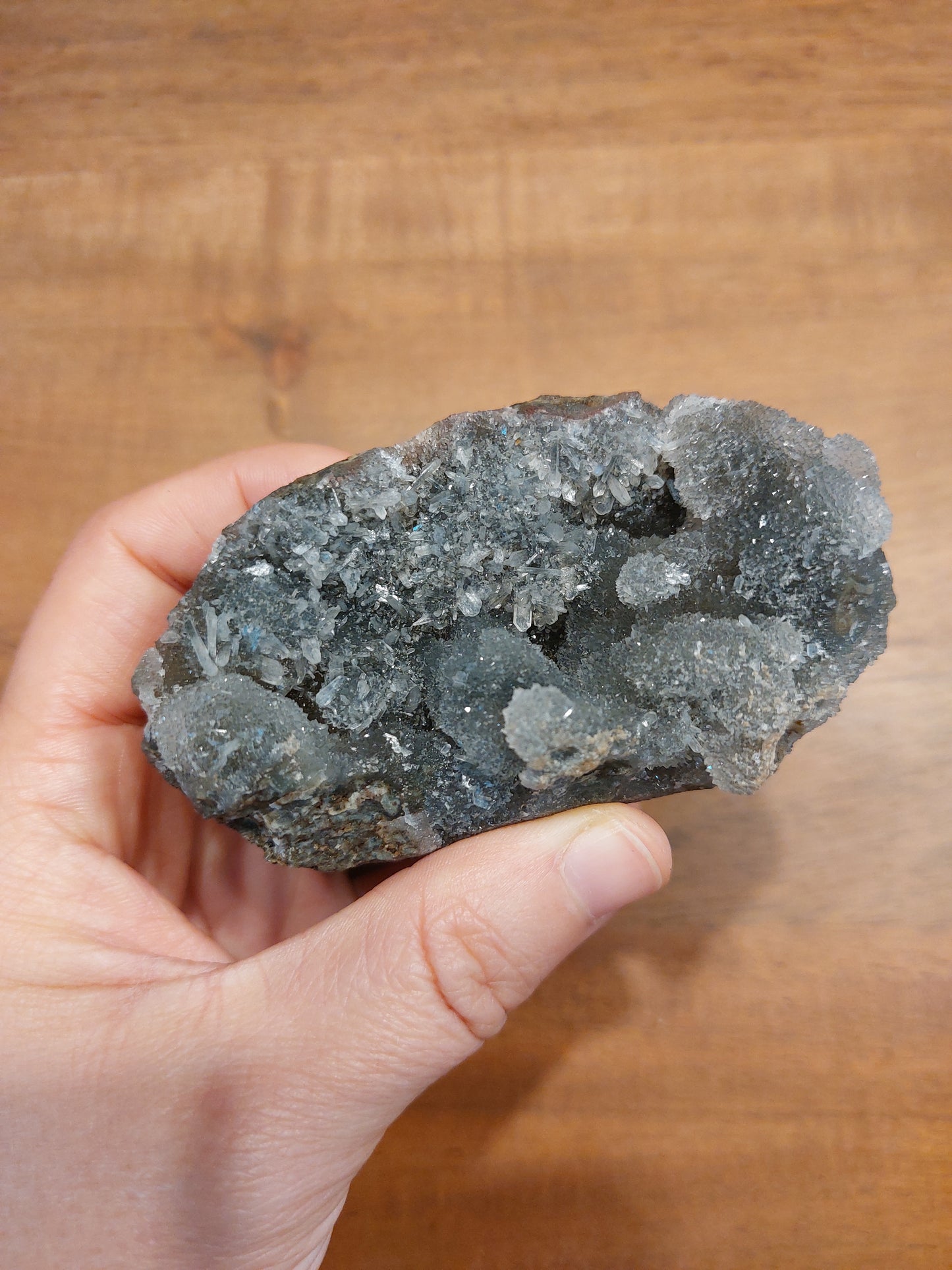 Apophyllit auf Black Calcedon