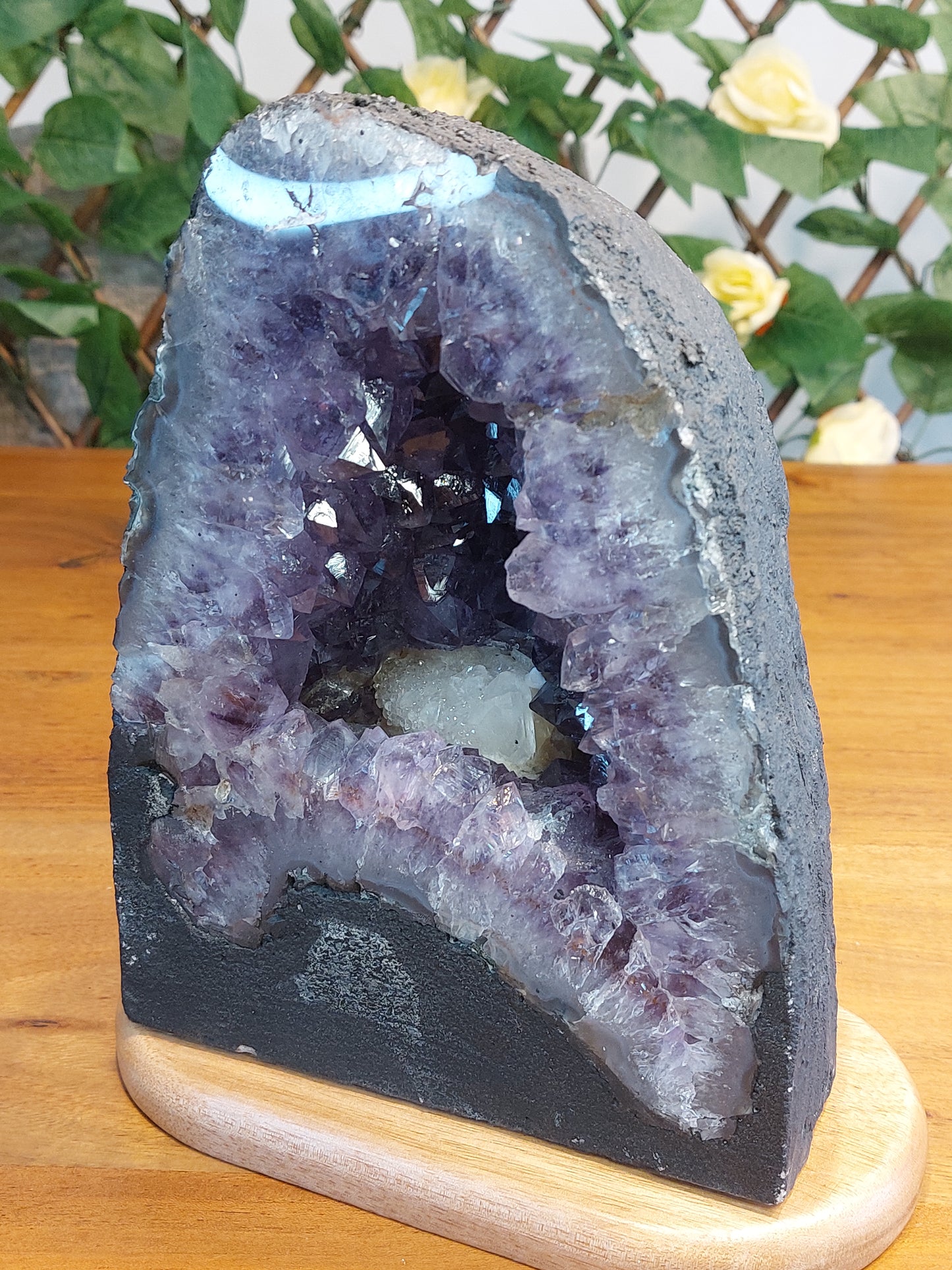 Amethyst Druse mit sugar Calcit